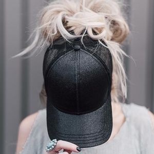 BLACK GLITTER MESSY BUN BASEBALL CAP